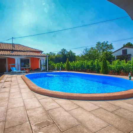 Holiday home Mit Privatpool Fuer 6 Personen Ca 100 Qm In Hreljici, Istrien Bucht Von Rasa
