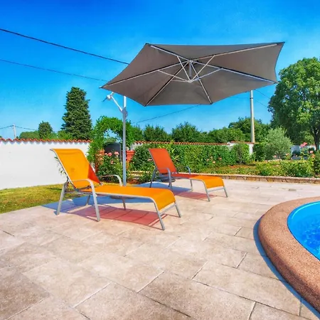 Mit Privatpool Fuer 6 Personen Ca 100 Qm In Hreljici, Istrien Bucht Von Rasa Holiday home *