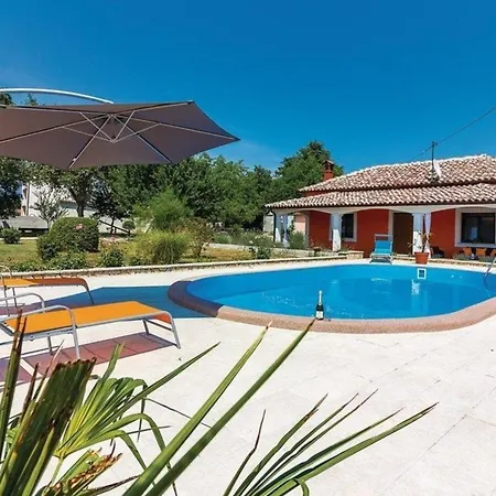 Mit Privatpool Fuer 6 Personen Ca 100 Qm In Hreljici, Istrien Bucht Von Rasa * Hreljici