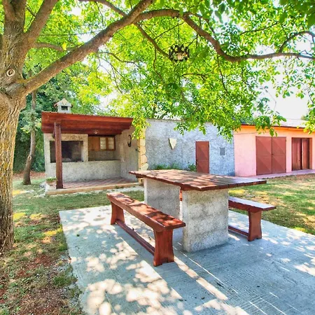 Holiday home Mit Privatpool Fuer 6 Personen Ca 100 Qm In Hreljici, Istrien Bucht Von Rasa Hreljici